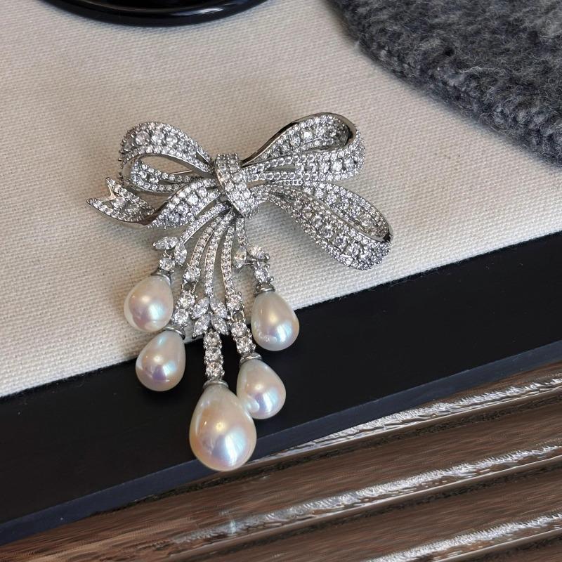 French Light Luxury Full Diamond Heavy Industry Bow Fringed Brooch Heavy Industry Exquisite Temperament Coat Suit Anti-light Pin