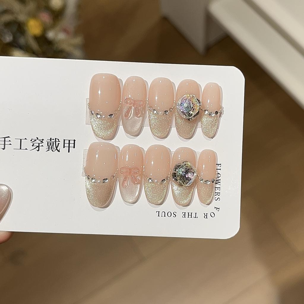 Gentle Miu-style Sweet Bow-breaking Diamond, White and Flashing Cat's Eyes Wear Armor