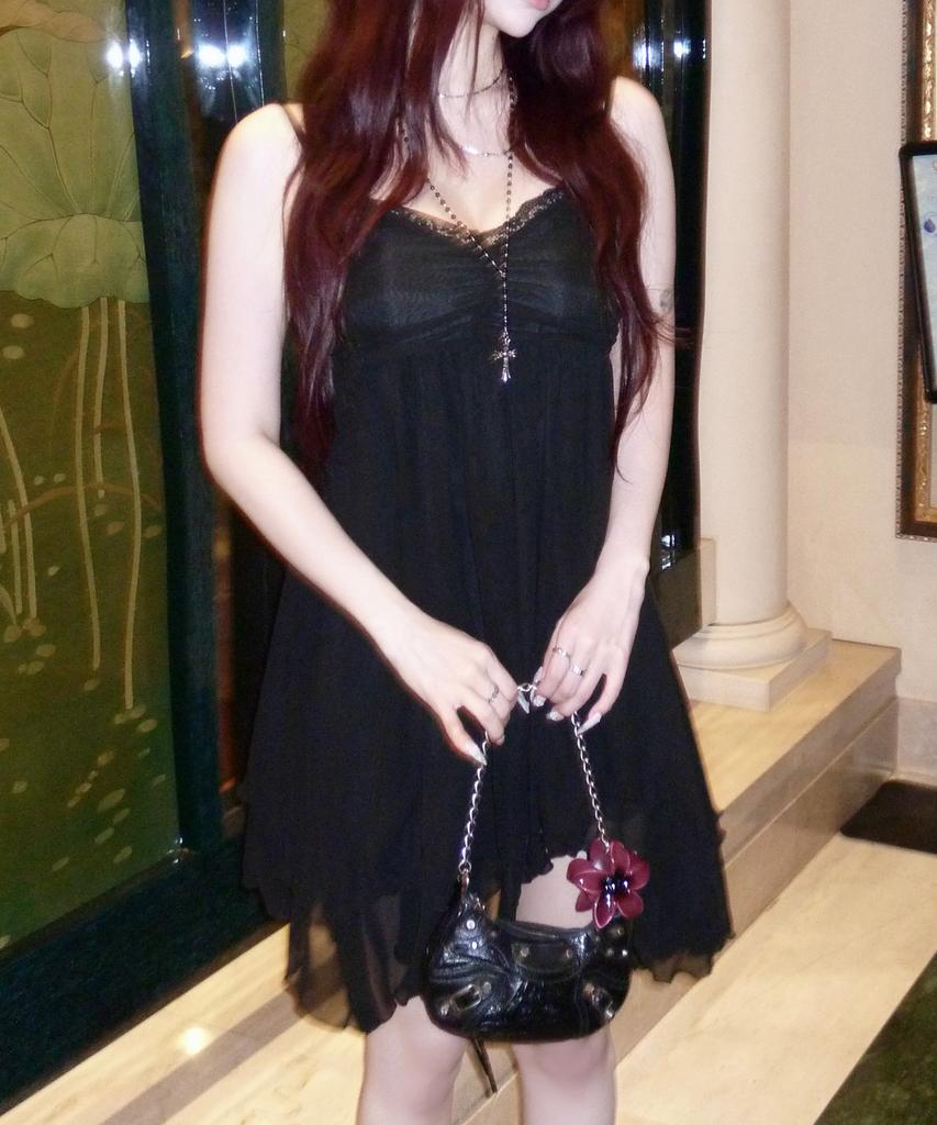 Ilio [Bit-O X Ilio] Black Asymmetric Chiffon Dress