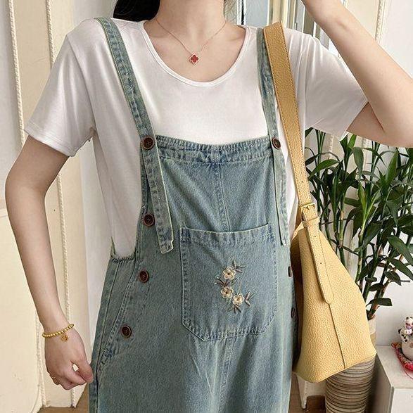 2026 Summer Maternity Fashion: Loose Retro Denim Overalls & Slimming White T-shirt Two-Piece Set