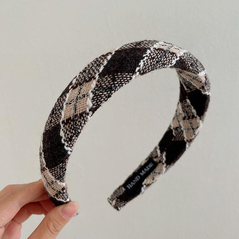 Korean version black white checkered retro sponge hair hoop fashionable hundred straps headband new hair accessories for women