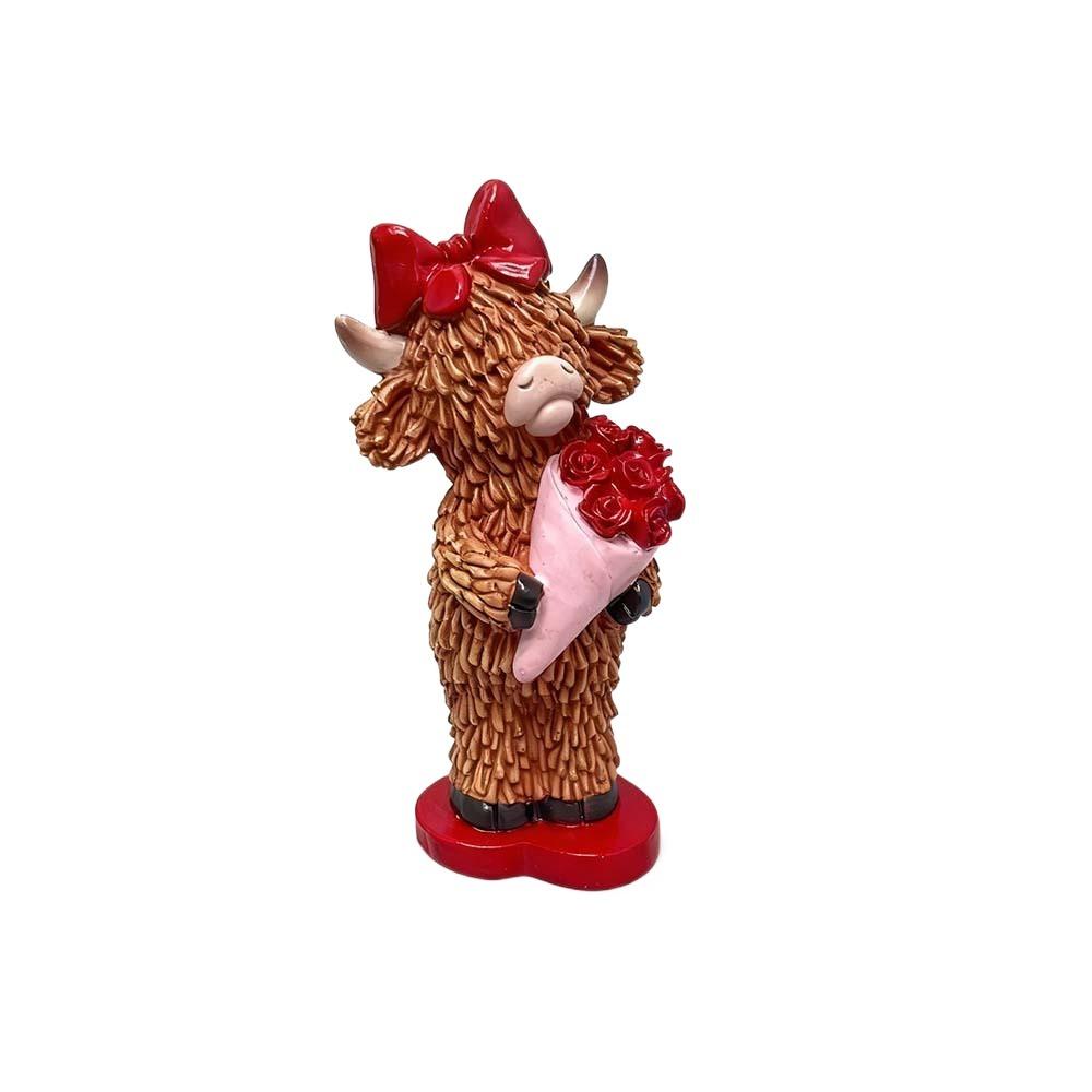 Cartoon Highland Cattle Ornament Resin Valentine's Day Ornament Highland Cow Figurine  Wedding