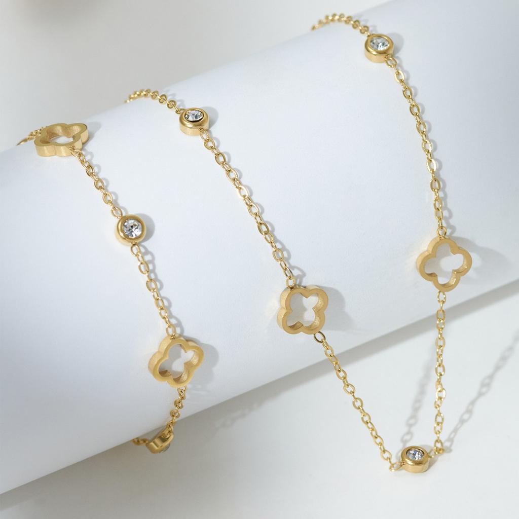 Модный, простой и элегантный набор браслет и колье с клевером. Идеально подходит для повседневной носки и всех случаев. Украшения с клевером