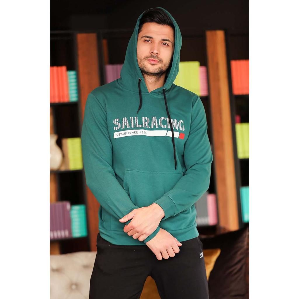 Зеленый мужской свитер с капюшоном и принтом