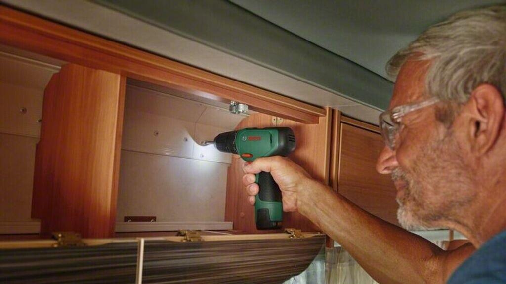 Дрель-шуруповёрт Bosch EasyDrill 1200(2x Akku 1,5 Ah + AC set X34) 06039D3008