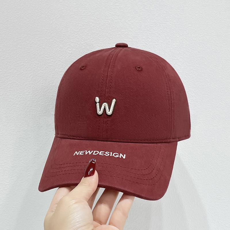 New embroidered letters show the face small soft top baseball cap men's and women's casual versatile spring and autumn sunshade cap