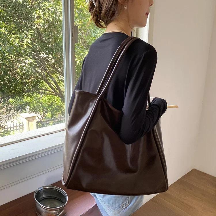 Portable Texture Tote Bag for Women Shoulder Underarm Bag, Commuting Bag, Large Capacity, Niche Design, Winter Autumn Handbags