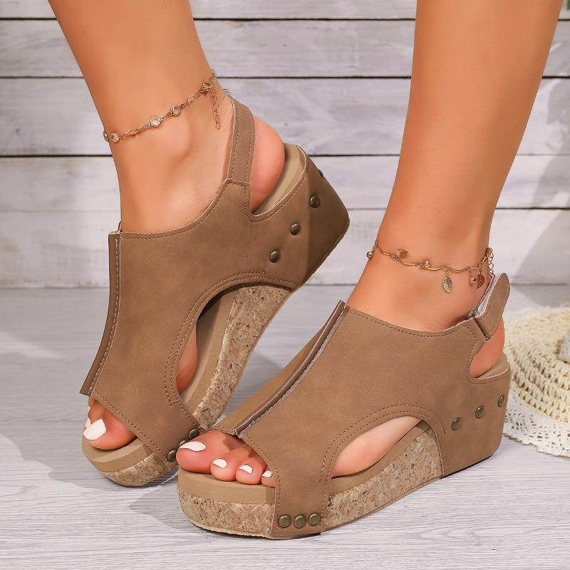 Женские сандалии на танкетке с платформой и заклепками, большого размера, для прямой поставки, внешняя торговля