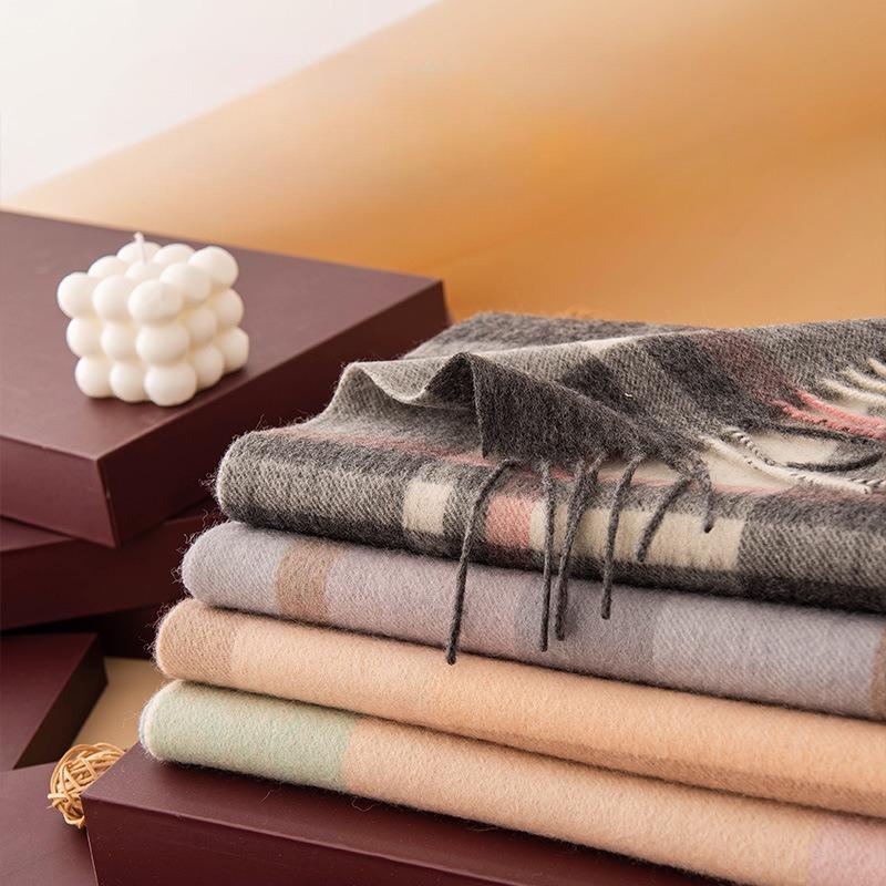 Шарф в клетку из овечьей шерсти в том же стиле для осени и зимы для мужчин и женщин, классический шерстяной утолщенный теплый шарф