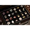 Брошь Bo Xin Yun 'Сад Моне' с ракушкой и четырехлистником - Аксессуар, бутоньерка 'Ромашка'