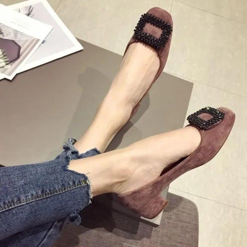 Модные туфли для офисной леди, женские туфли-лодочки, брендовые женские туфли для вечеринок, элегантные туфли на низком каблуке 3 см, черные, розовые, большой размер 42