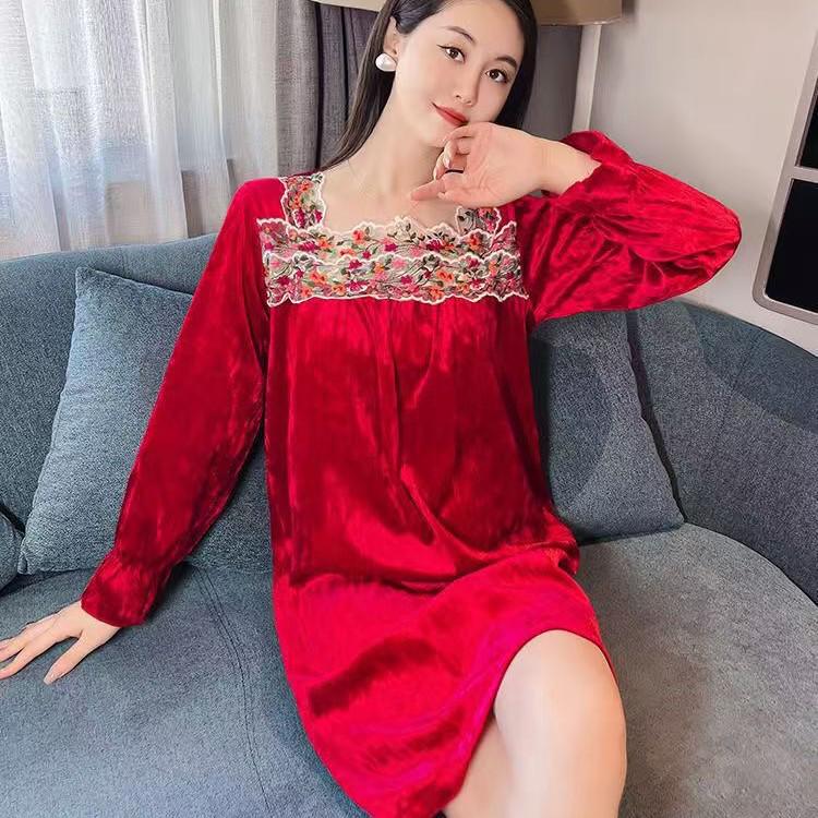 Женская роскошная ночная сорочка из красного бархата - Элегантная осенне-зимняя домашняя одежда