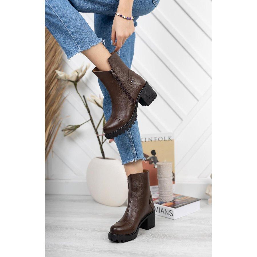 Женские повседневные ботинки из натуральной кожи на каблуке