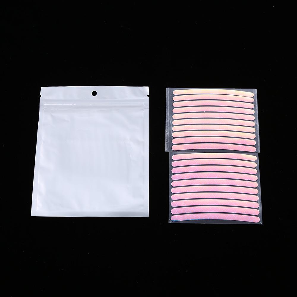 Светоотражающие наклейки на автомобильные и велосипедные шины