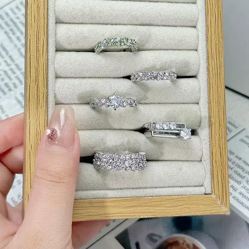 [Сломанный бриллиант Галактика] Цветной микро-инкрустированный циркон Высококлассное открытое кольцо Ряд бриллиантов Нишевый цветной сокровище Изысканное кольцо Женщина