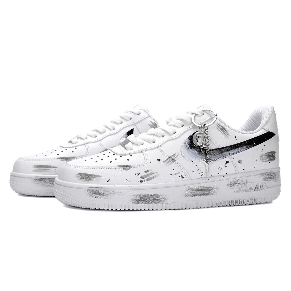 Nike Nike Air Force 1 Нескользящие, Износостойкие, Легкие Низкие Кеды для Скейтбординга Мужские Черно-белые CW2288-111(Команда18-)