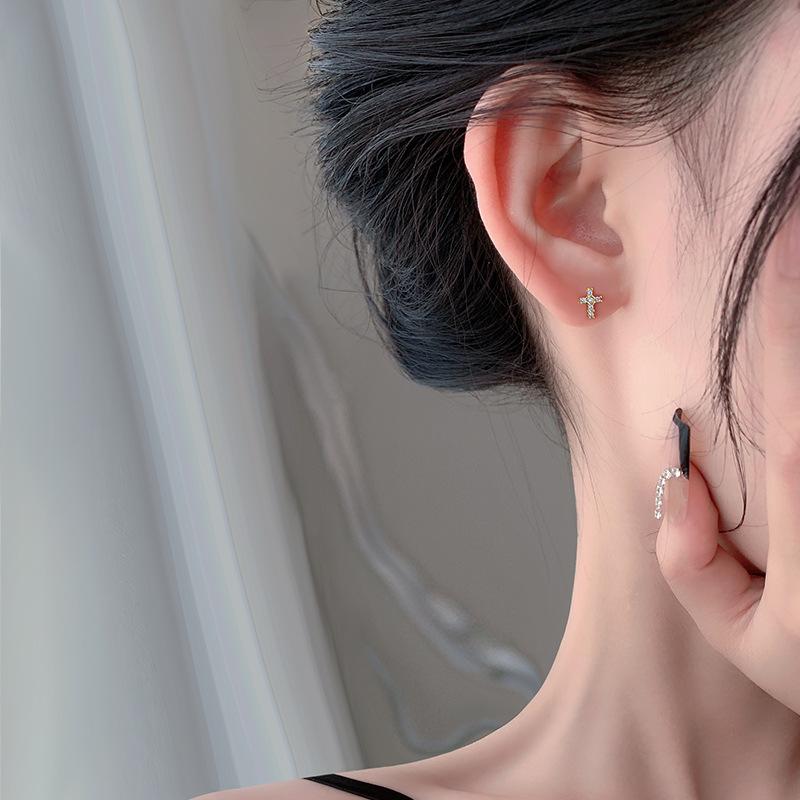 Серьги с бриллиантами, инкрустированными крестом, серьги-гвоздики, не снимая серьги для прокалывания ушей, легкие и роскошные