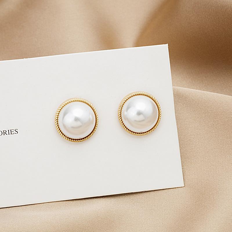 Элегантные серьги с барочным жемчугом: Универсальная игла из серебра 925 пробы с французским золотым ободком