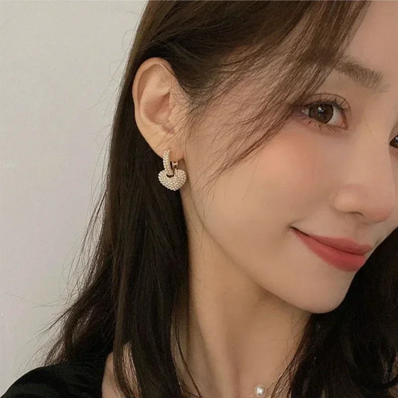 2024 Popular Celebrity Style Creative Earrings Sweet Pearl Peach Heart Love Korean Earrings Woman Fashion Luxury Jewelry