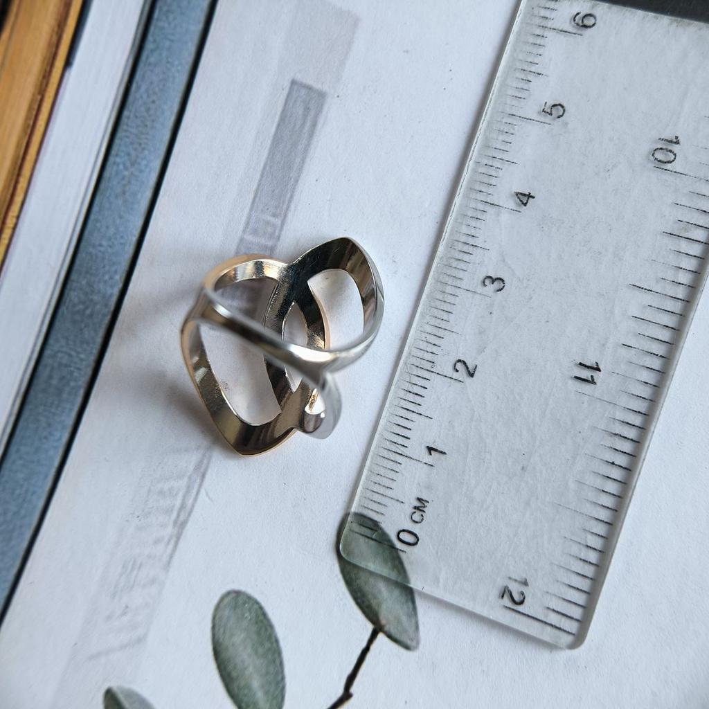 Серебряное кольцо с без камней, вес изделия 6,18 гр (2190530)