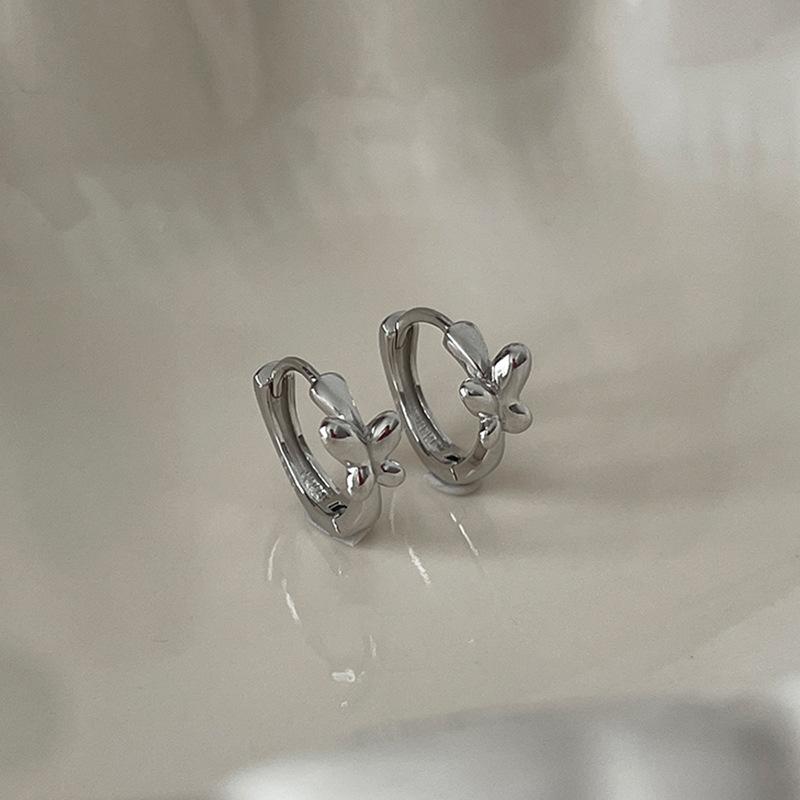 Мини Серьги-пусеты в виде бабочек для козелка женские нишевый дизайн чувство уникальности личности мода темперамент элегантные универсальные серьги