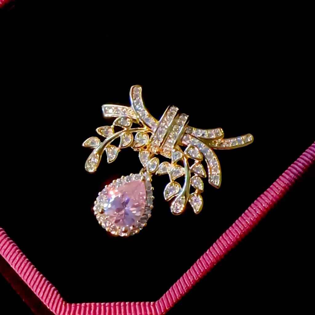 Fashion Classic Geometric Pin Flower Brooch Emerald Bow Water Drop Micro-inlay Zircon Corsage Female Personality Accessories