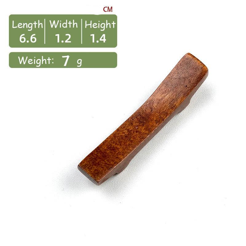 Полка для хранения в отеле. Держатель для палочек для еды. Полка для деревянных палочек для еды. Украшение кухни. Посуда для ресторана.