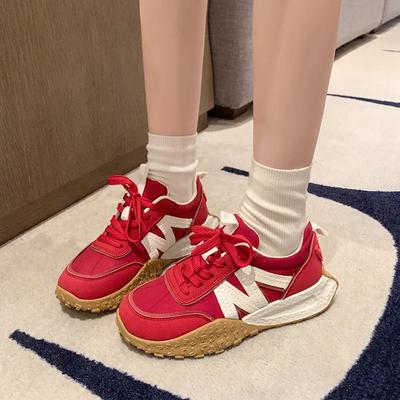 Новые женские кроссовки Осенняя мода Пэчворк Шнуровка Девушки Спортивная обувь Повседневная Толстая подошва Уличная ходьба Женская Вулканизированная обувь