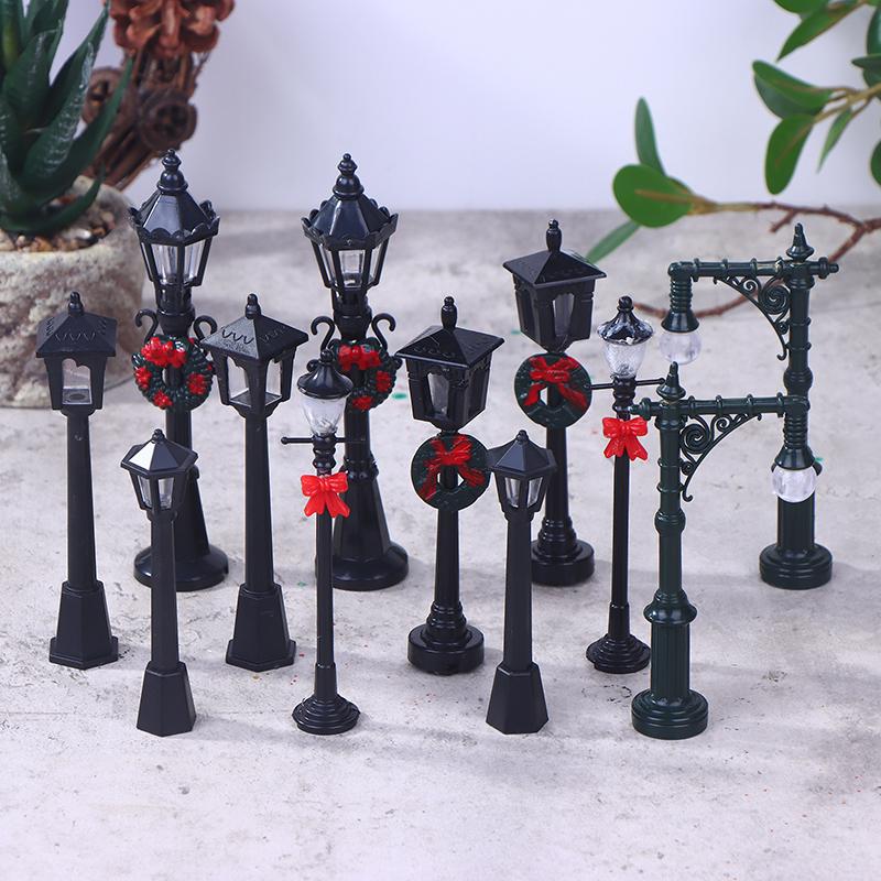 2/12Pcs Mini Christmas Street Lights Model Garden Street Lights Dollhouse Simulation Miniatures Lights Ornaments Home Decor