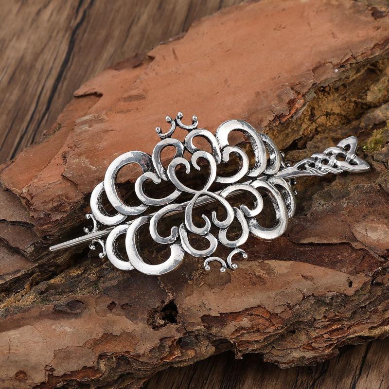 Viking Retro Heart Celtic Knot Hairpin - European and American Style Nordic Hair Accessory for Women.