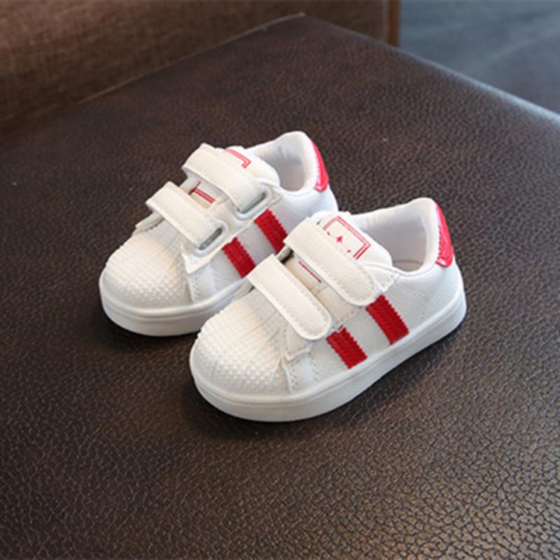 Детские кроссовки на липучках