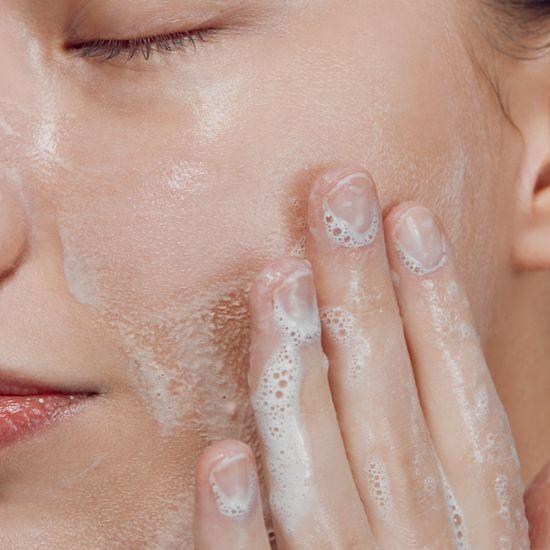 NuTexture Hydrating Gel Cleanser 195ml