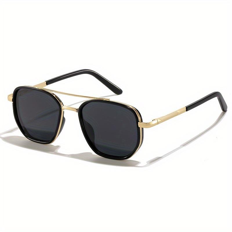 Metal polarized sunglasses, a popular choice for casual outdoor street style, featuring high-quality alloy frames, available for both men and women