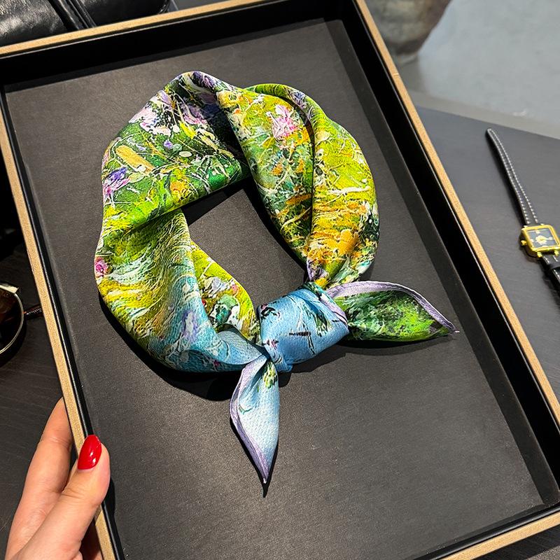 Chinese fashion high-end oil painting wind printing silk square scarf spring and summer women's travel photography 111% mulberry silk silk scarf