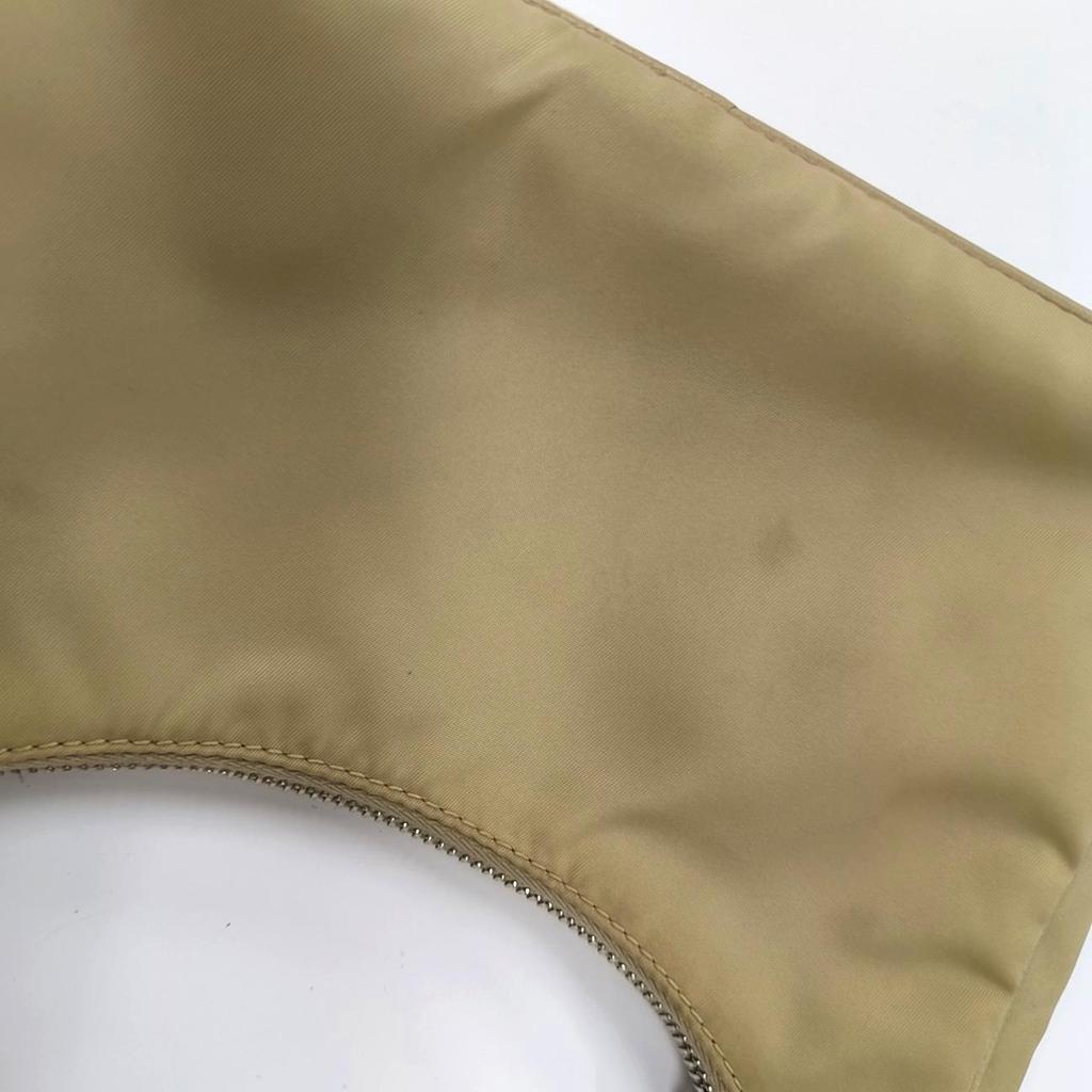 [Pre-Owned] Re-Edition 2005 Zipper Closure Nylon Handbag Shoulder Bag Mini - Very Good #3U0N5Z