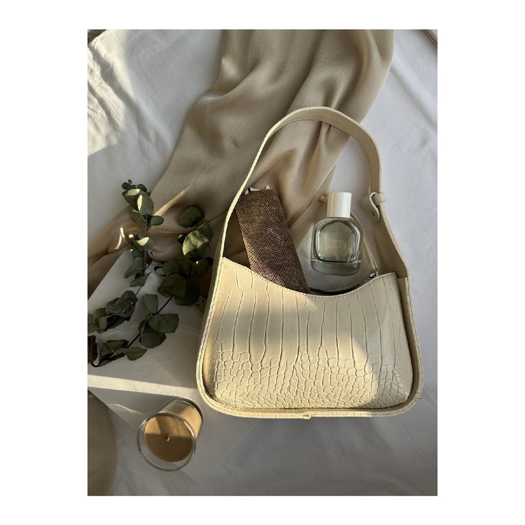 Women's Crocodile Patterned White Baguette Bag