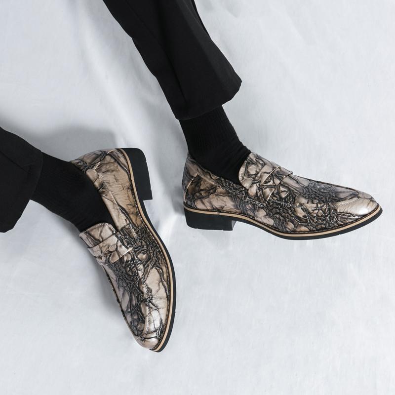 Men Loafers PU Embossed Pattern Low Heel Business Casual Banquet Versatile Men Shoes Large Size 38-46
