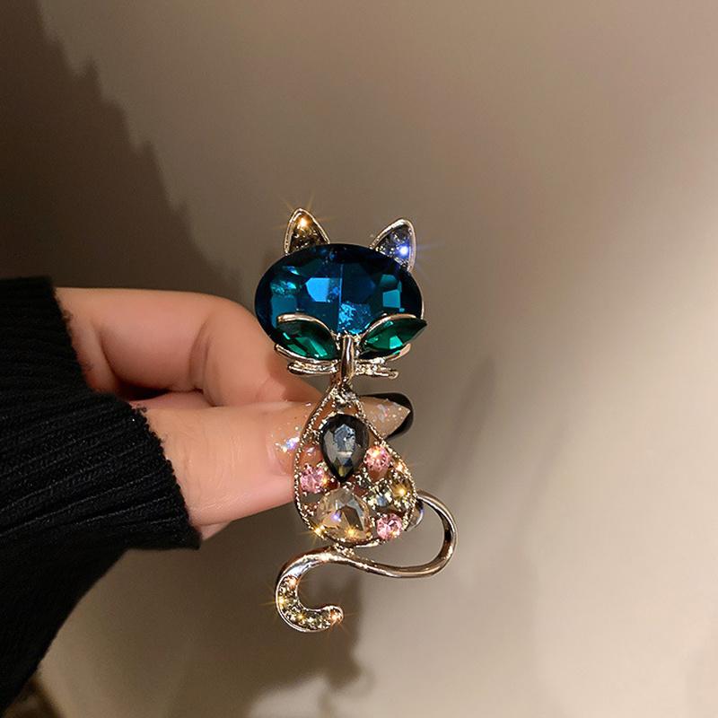Rhinestone Cat Pendant Brooches For Women Gold Color Alloy Animal Pins Fashion Crystal Corsage Everyday Accessories