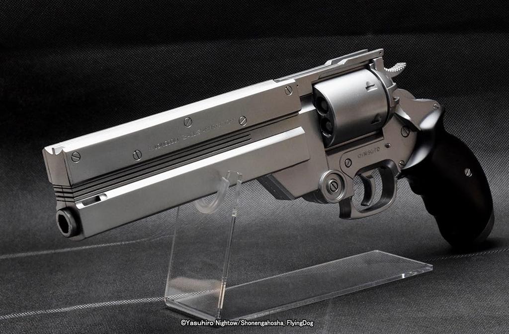 Водяной пистолет Fullcock Realfoam, Том. 18, Пистолет Ваша из телесериала Trigun. Окрашено в цвет «Железный серебристый». Приблизительно 330 мм в длину. Изготовлен из АБС-пластика.