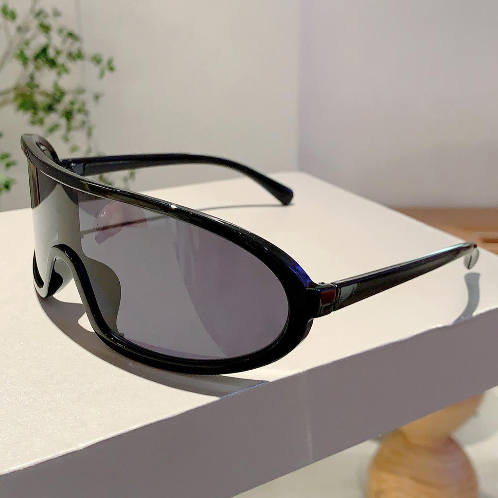 Oversized Sports Goggle  New Mirror Outdoor Cycling Protective Sunglasses Women Trendy Professional Anti-UV Shades