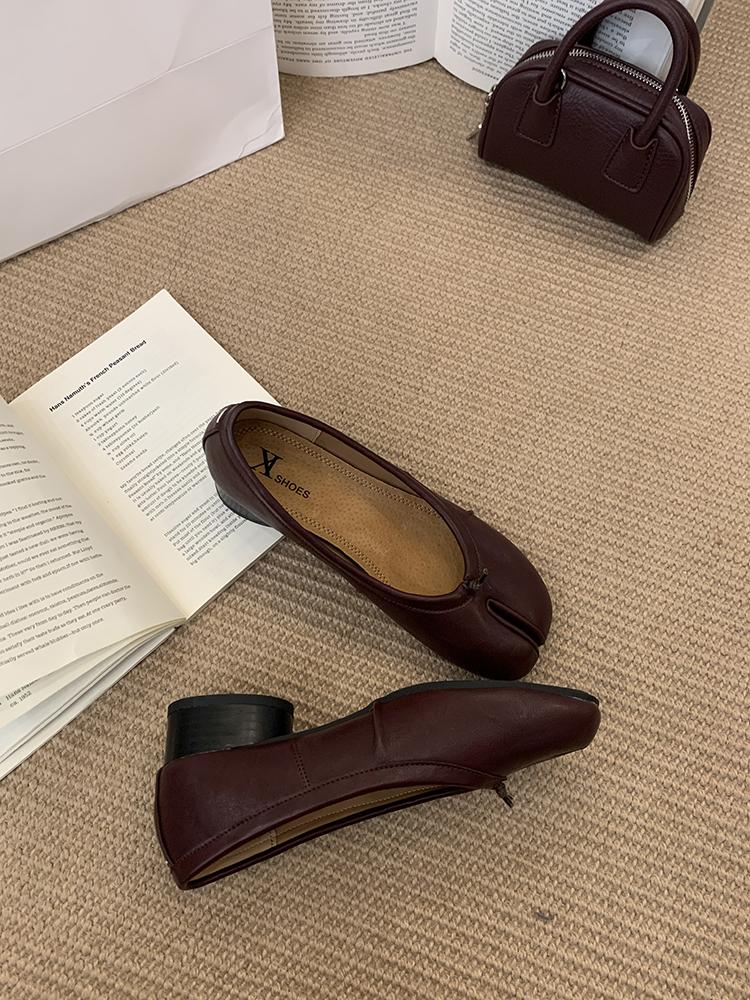 Туфли Таби Ниндзя Женские Кожа Микрофибра Удобный Средний Каблук Разделенный Палец Мягкая Подошва Лоферы Краткие Женские Беговые Мокасины 2025 Новые