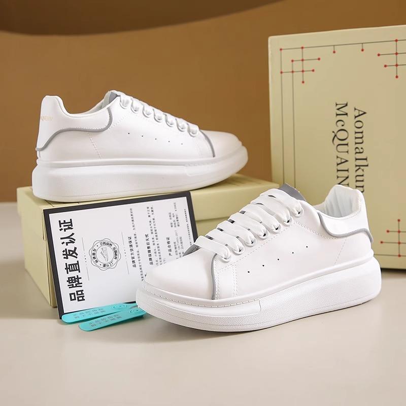 Весенне-осенние маленькие белые туфли Мужская и женская обувь 2025 Новые Пара Толстая подошва Универсальные Увеличение роста Студенческие Популярные Спортивные и Лей