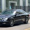 Для Mercedes Benz E-Class W211 2003-2008 Черные глянцевые наклейки на стойки ABC, Хромированные накладки на окна