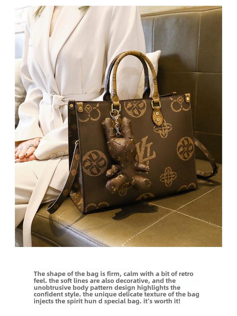 Guangzhou Women's Light Luxury Handbag: 2023 Large-Capacity High-End Floral Tote