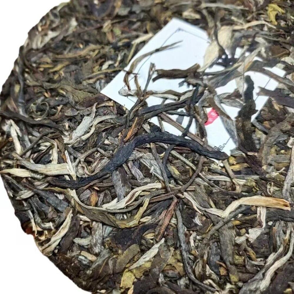 357г Коричневая Гора Древнее Дерево Сырой Пуэр Чайный Блин - Весенний Чай