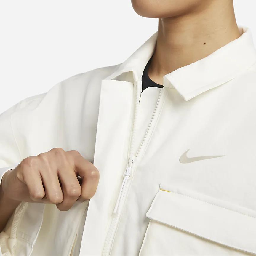Новые укороченные куртки Nike женские белые FN4910-133