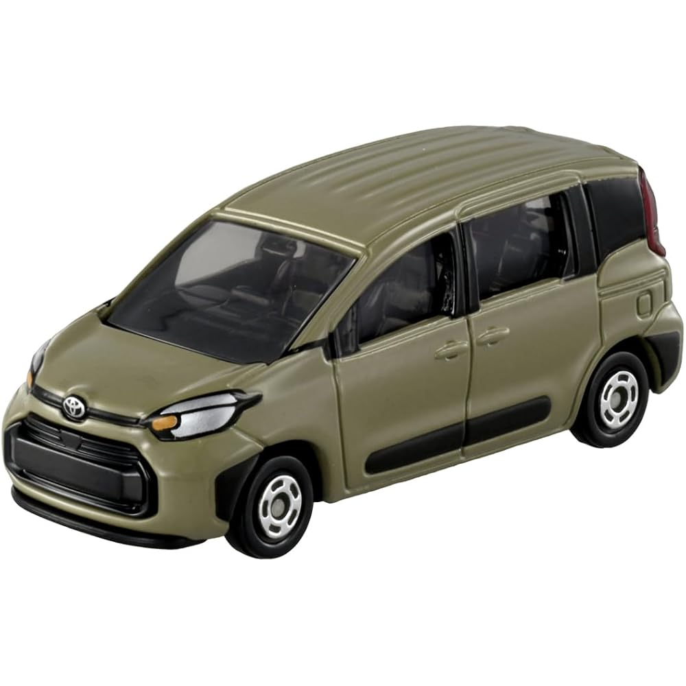 Takara Tomy Tomica No.16 Toyota Sienta Miniature Car Toy for Ages 3 and Up