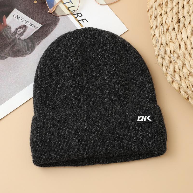 Утепленная и теплая Осенью и Зимой Вязаная Шапка Бини Повседневная Большой Окружности Головы Шапка с Отворотом Уличная Защита от Холода Универсальная Холодная Шапка Тренд