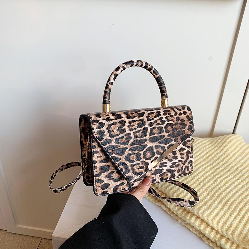 2025 новая сумка на плечо с леопардовым принтом, модная и простая сумка под мышкой, сумка-мессенджер на цепочке, сумка-мессенджер