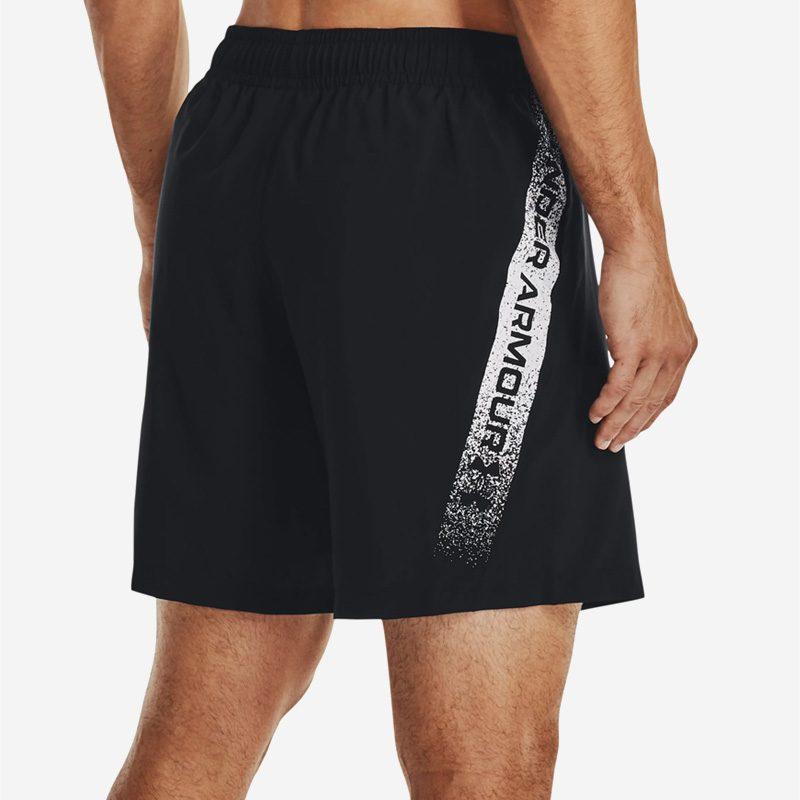 Under Armour Свободные шорты мужские черные 1370388-001